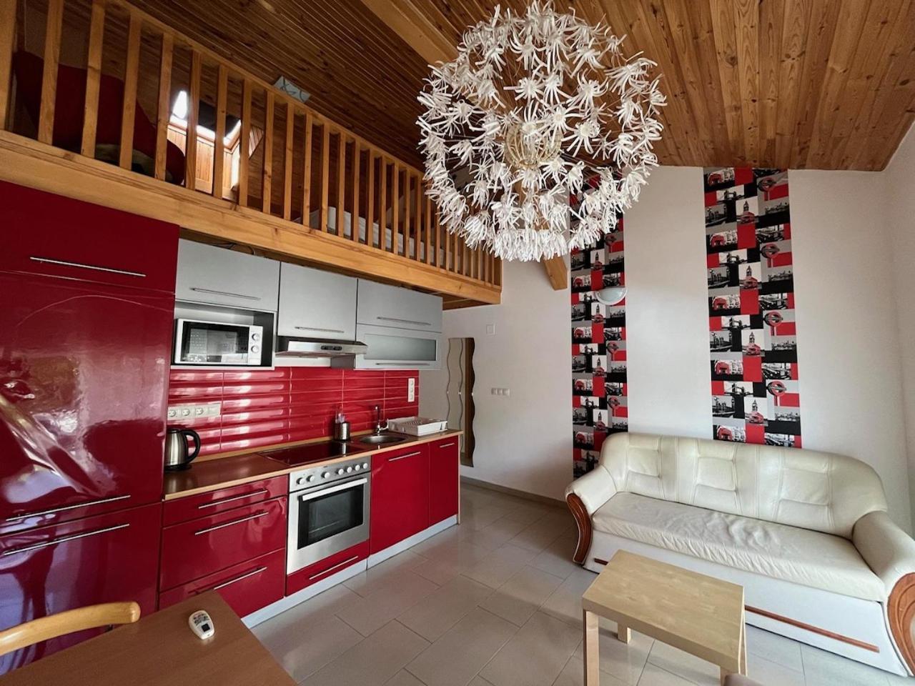 City Apartman Haz Balatonlelle Exterior photo