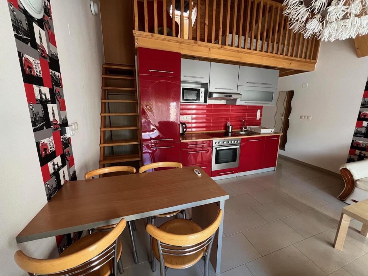 City Apartman Haz Balatonlelle Exterior photo