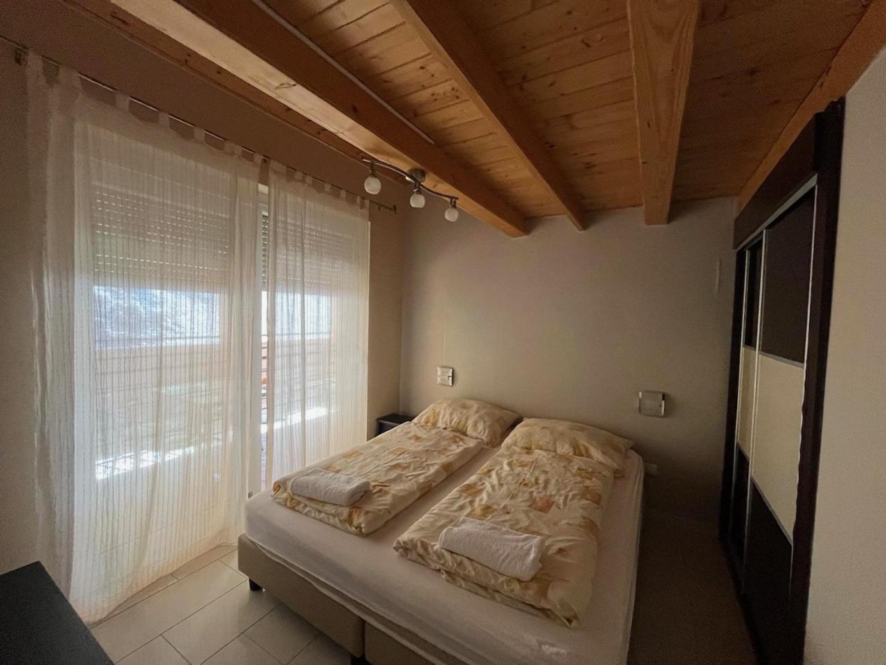 City Apartman Haz Balatonlelle Exterior photo