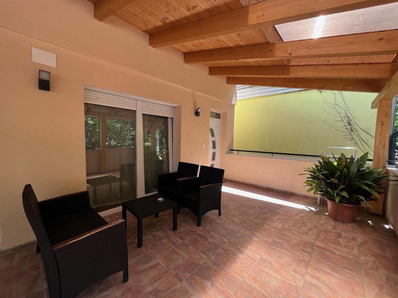 City Apartman Haz Balatonlelle Exterior photo