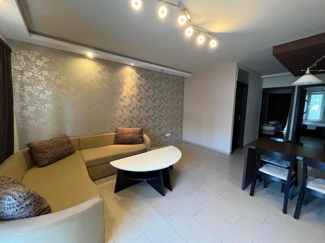 City Apartman Haz Balatonlelle Exterior photo